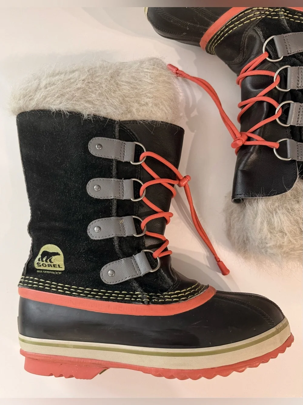 Sorel removable lining faux fur/ suede boots- waterproof. Men's 5, women's 7